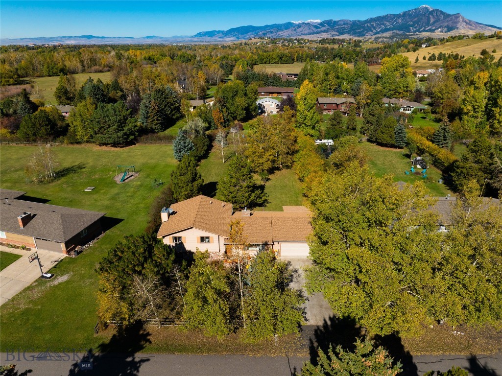 11 Hitching Post Road