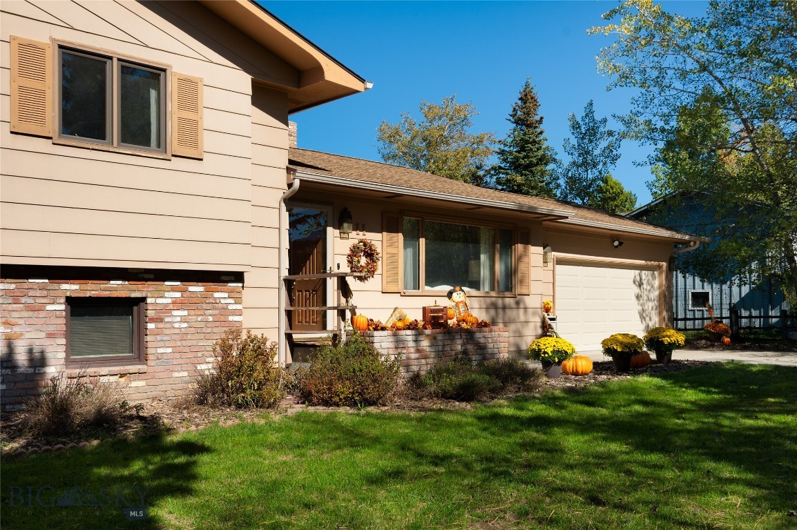 11 Hitching Post Road