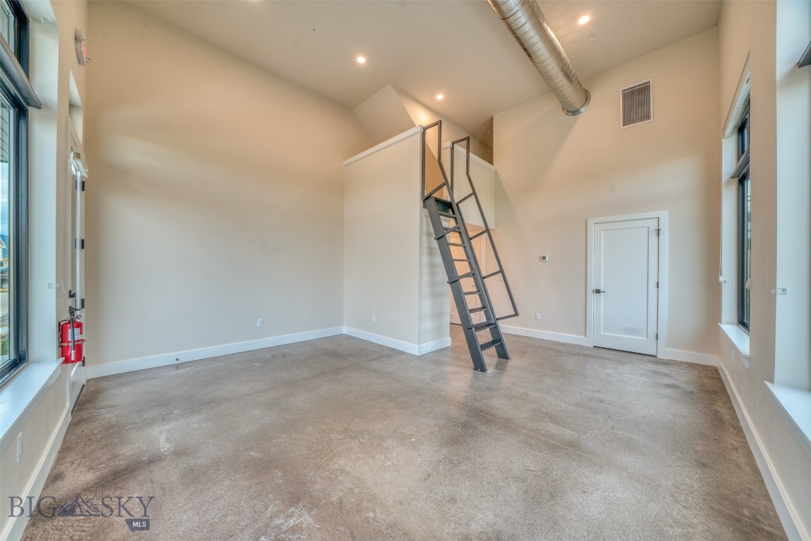 2352 Vaquero Parkway 105