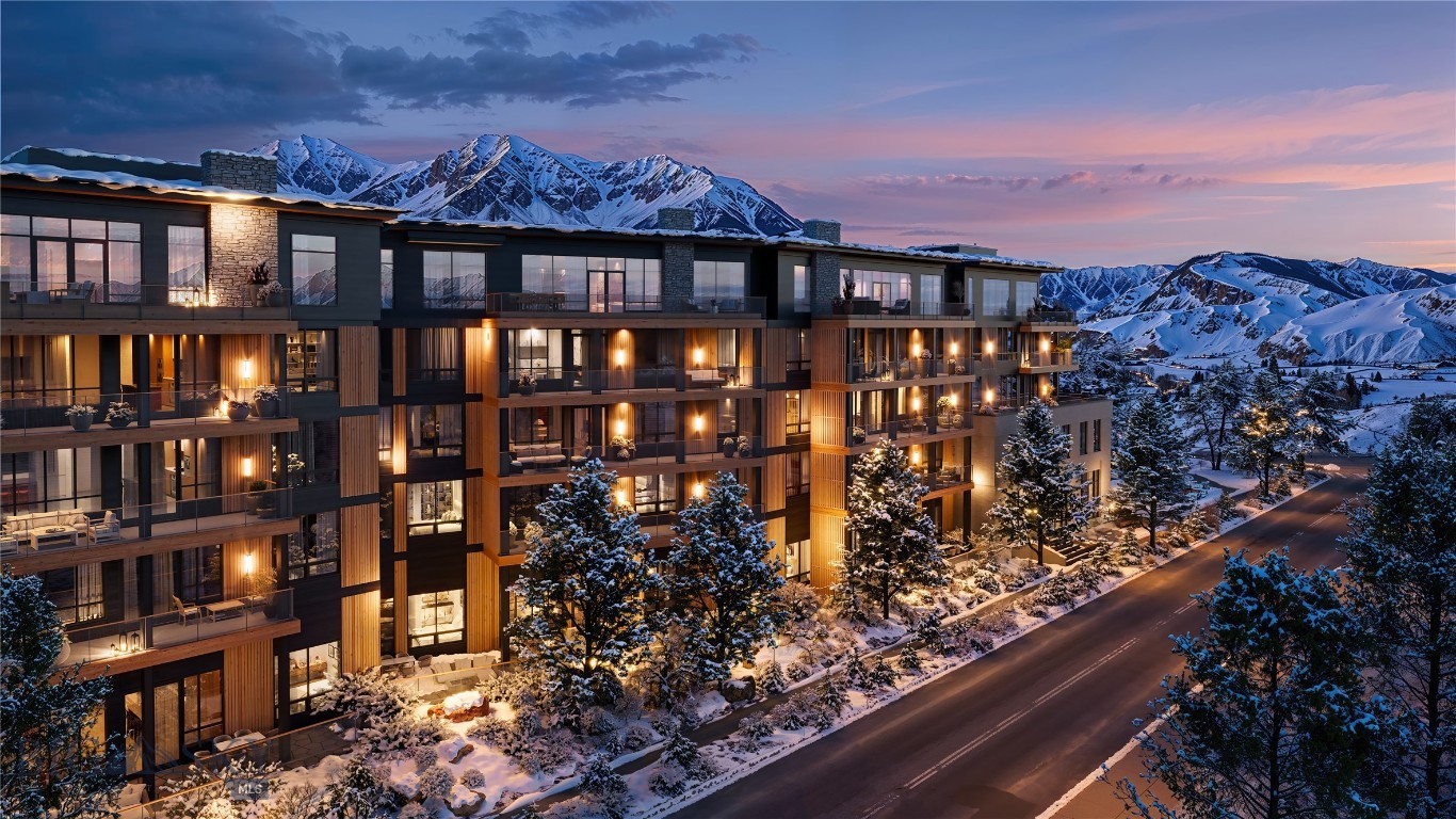 805 N Ida Avenue 203