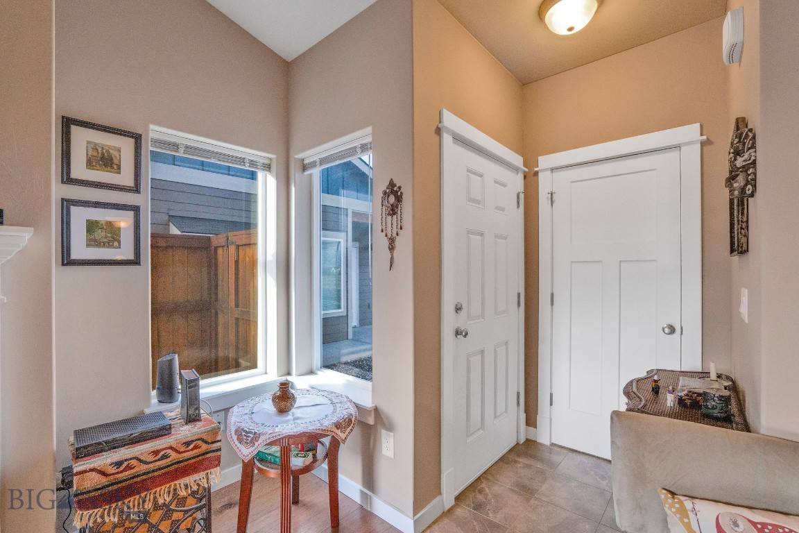 5025 Dragon Fly Street