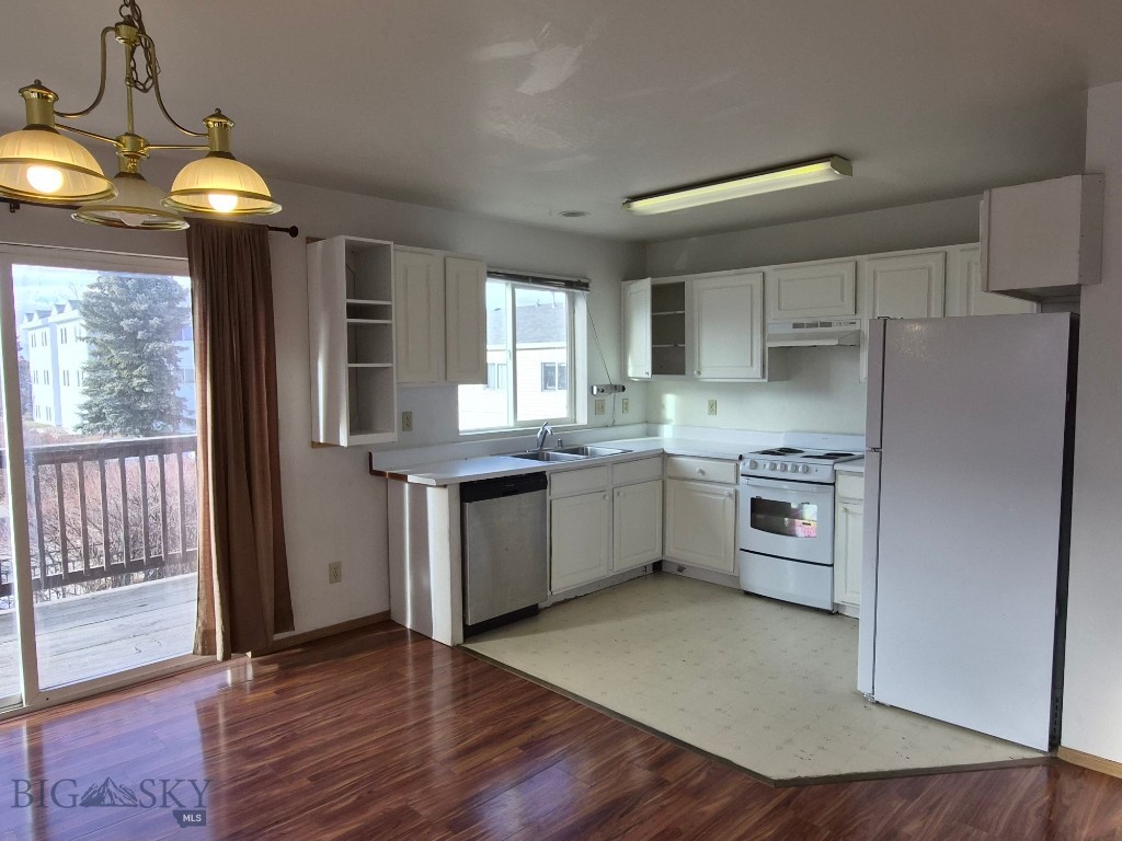 1769 W Kagy Boulevard