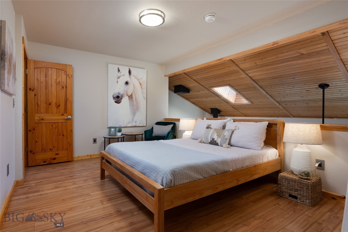 1601 W Olive Street 5