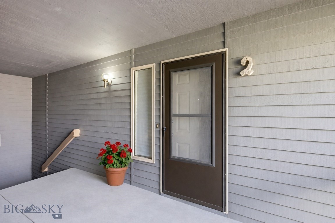 2200 W Dickerson Street 2