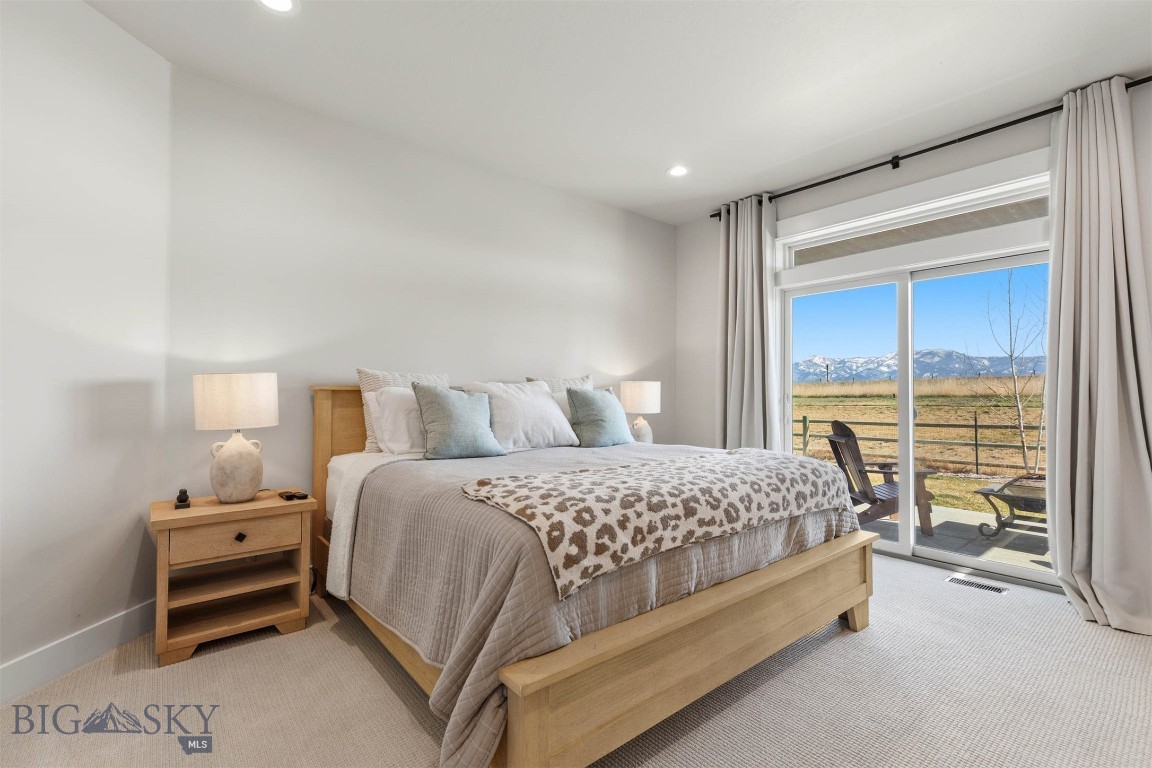 897 White Horse Loop