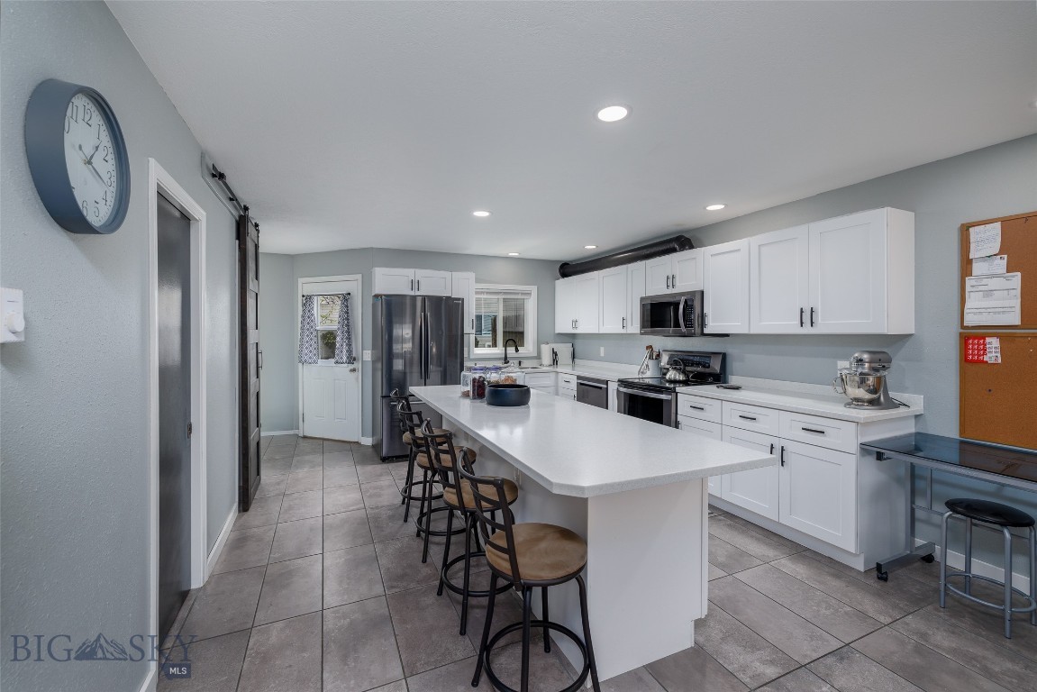 1802 W Lincoln Street 13