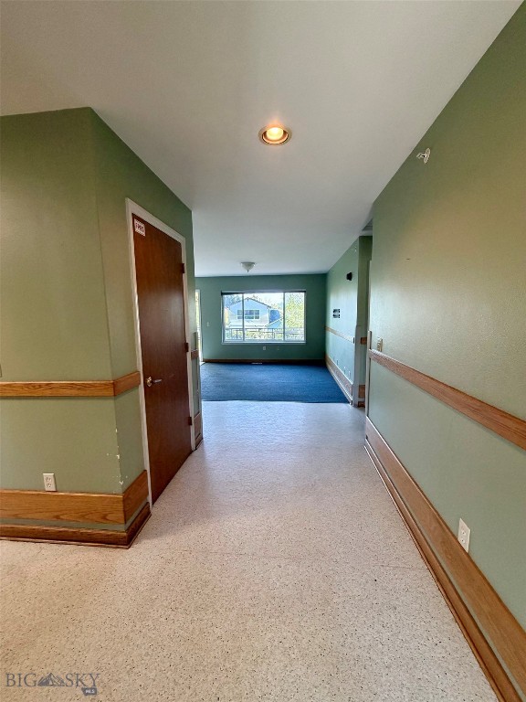 1127 N Cedarview