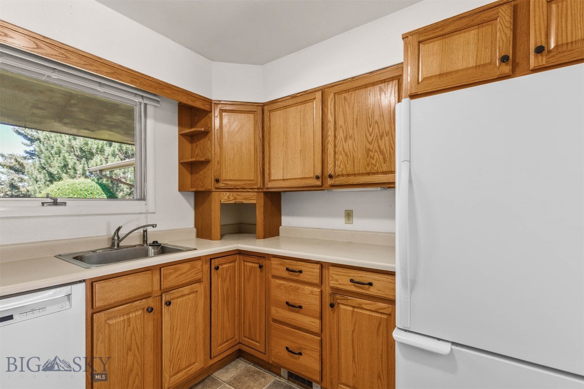 2114 Highland Court