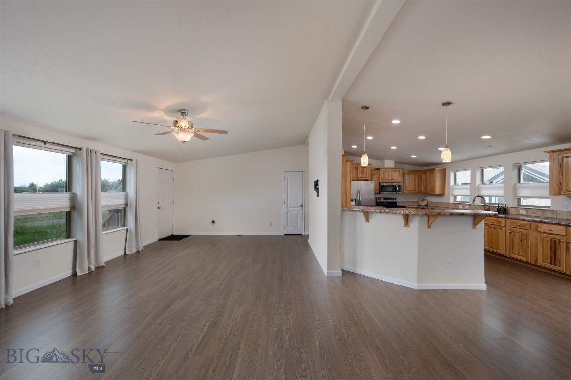 607 Meadow Circle