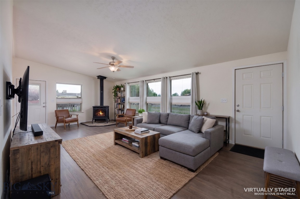 607 Meadow Circle