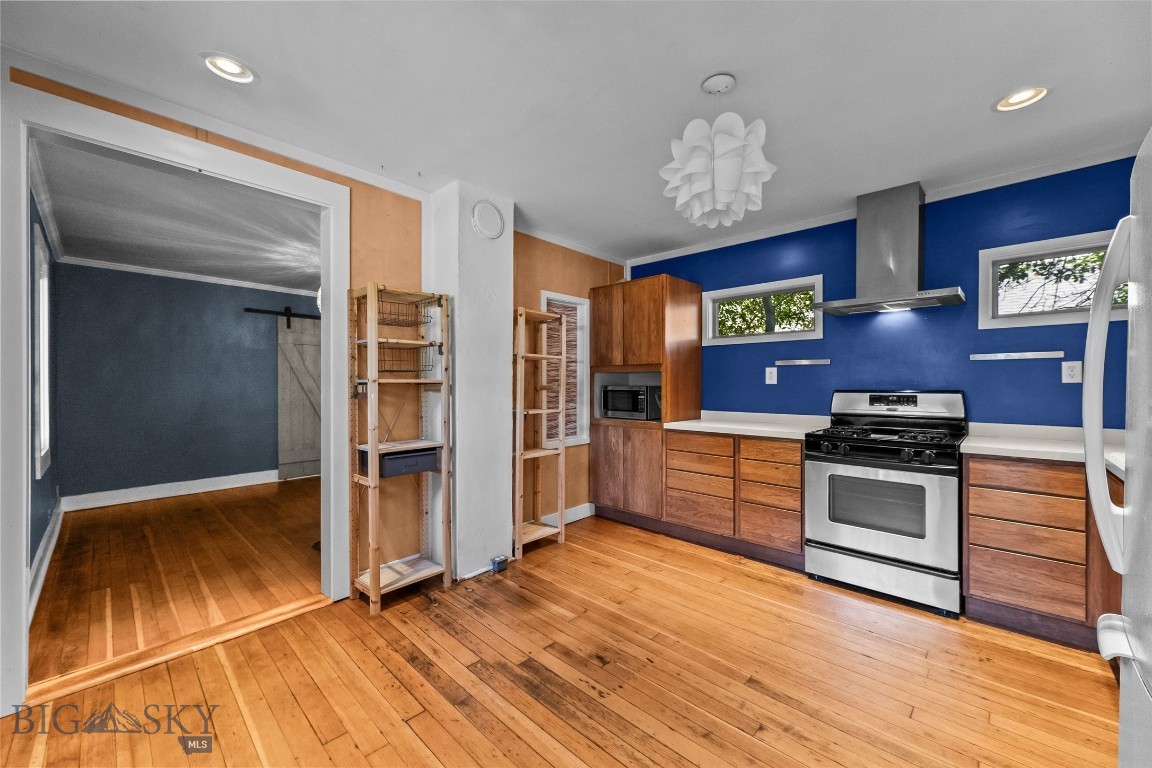 809 E Davis Street