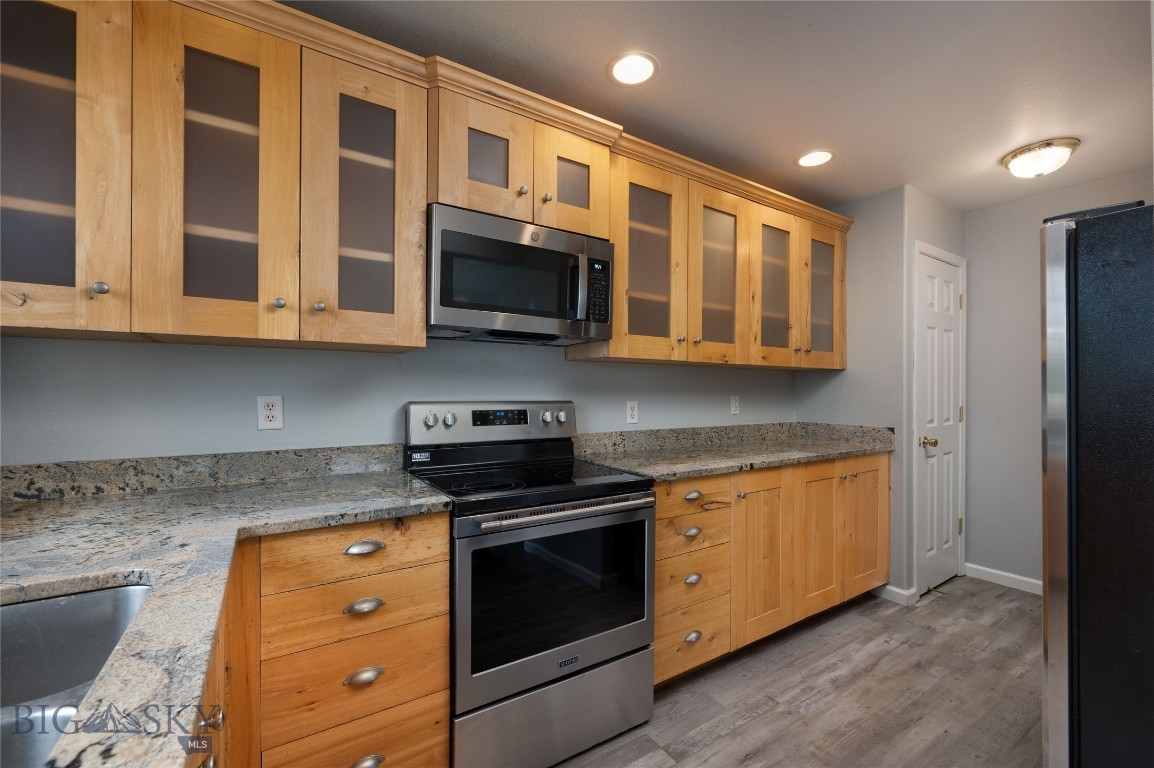 877 Forestglen Drive 5H