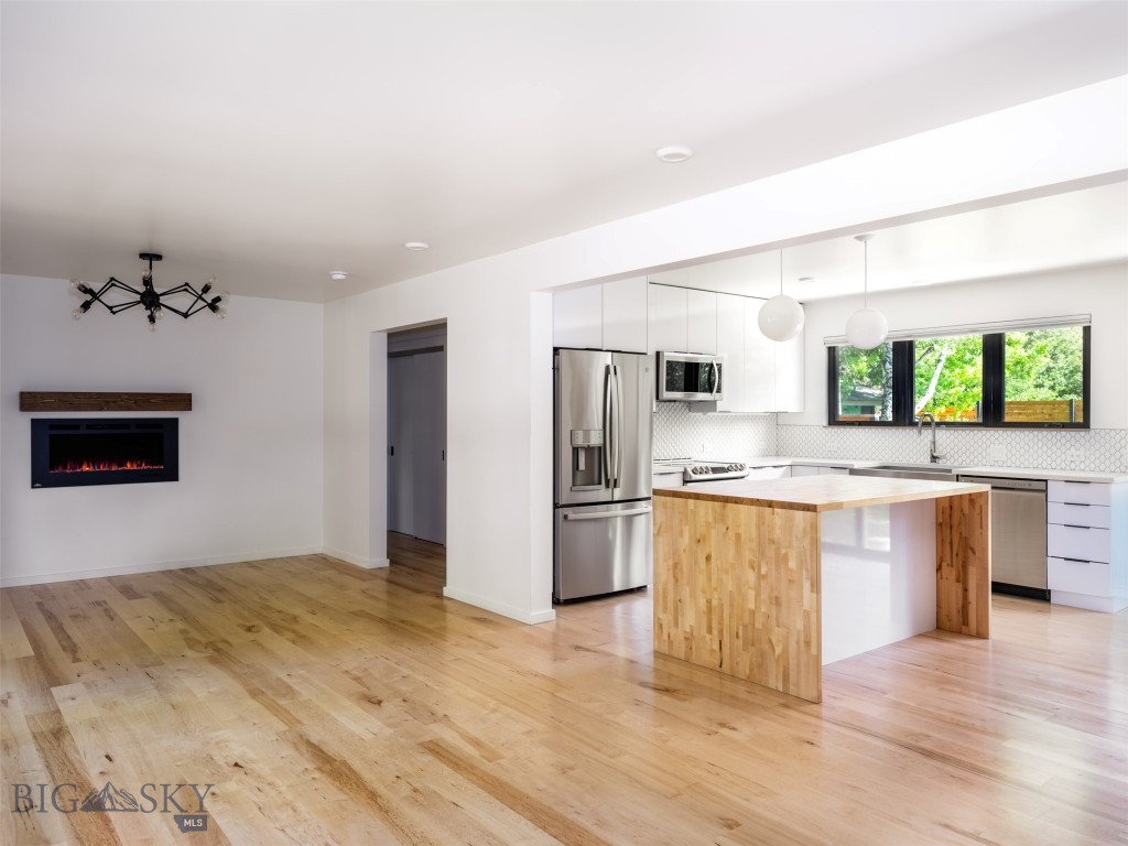 1206 N Cedarview Drive