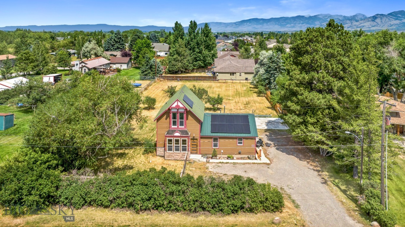 3205 W Babcock