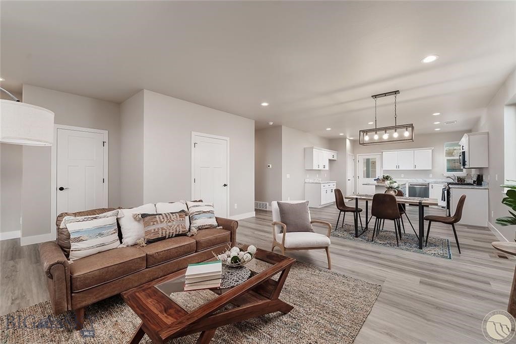2304 Oriole Drive