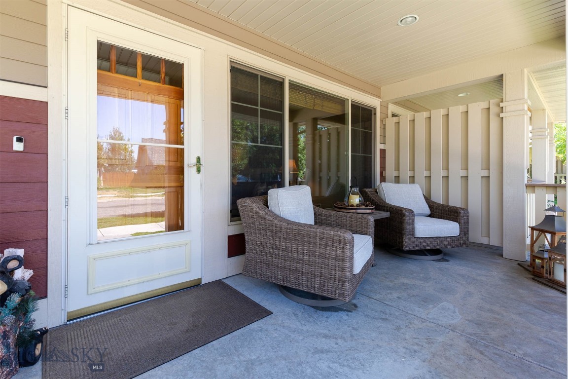 1052 Flanders Creek