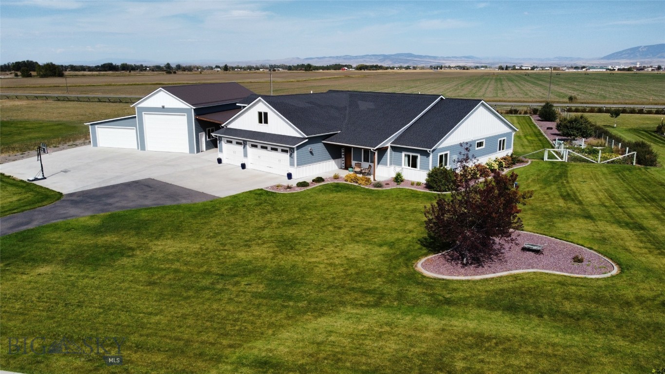 632 Stewart Loop