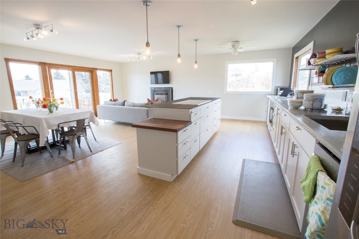 1103 S Pinecrest