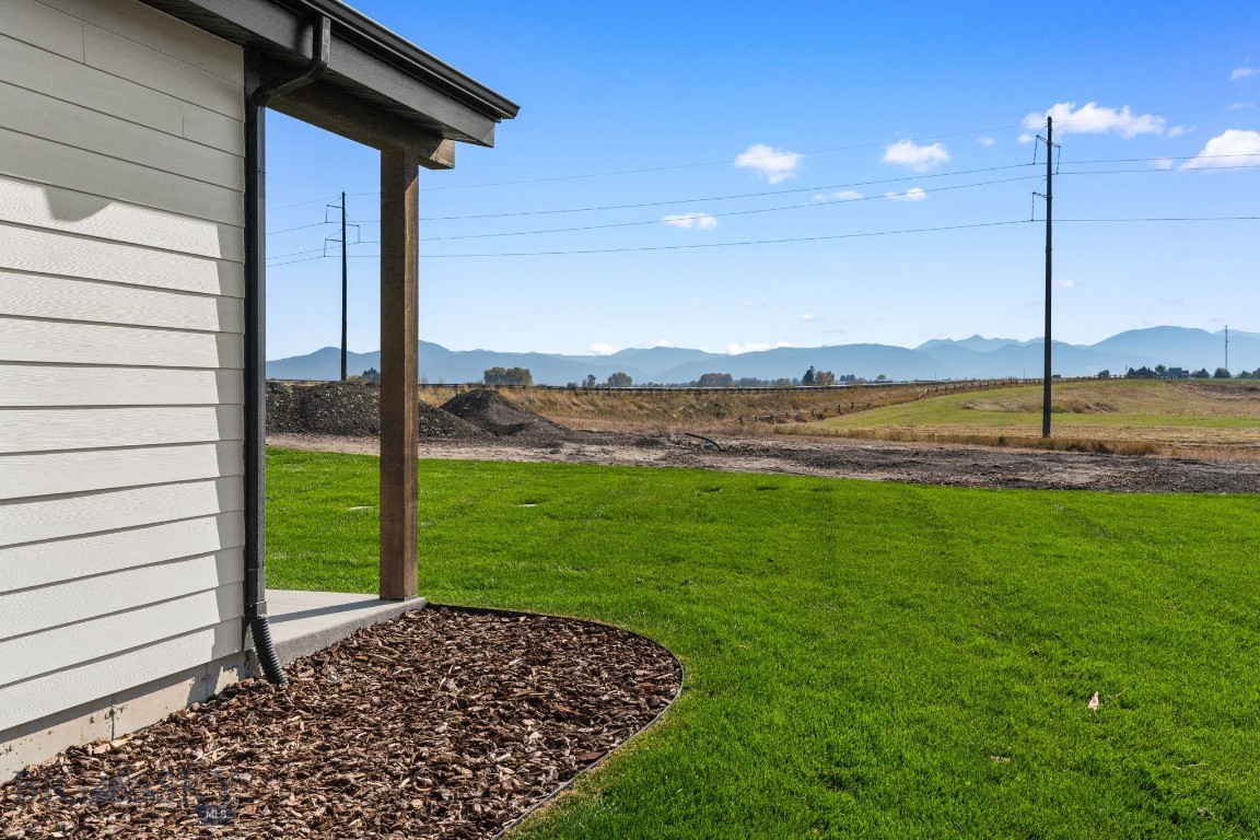 30 Horseshoe Loop
