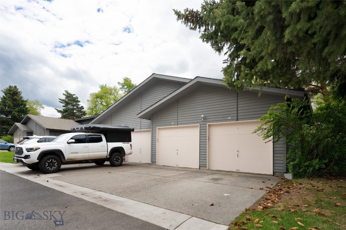 2200 W Dickerson Street 19