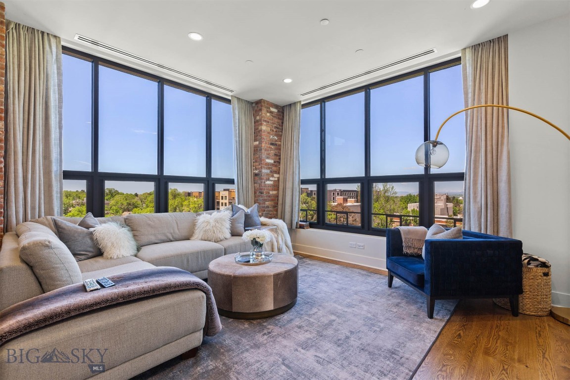 5 W Mendenhall 506, Bozeman
