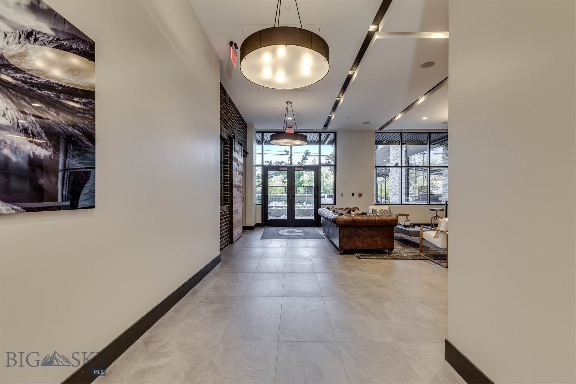 5 W Mendenhall 506