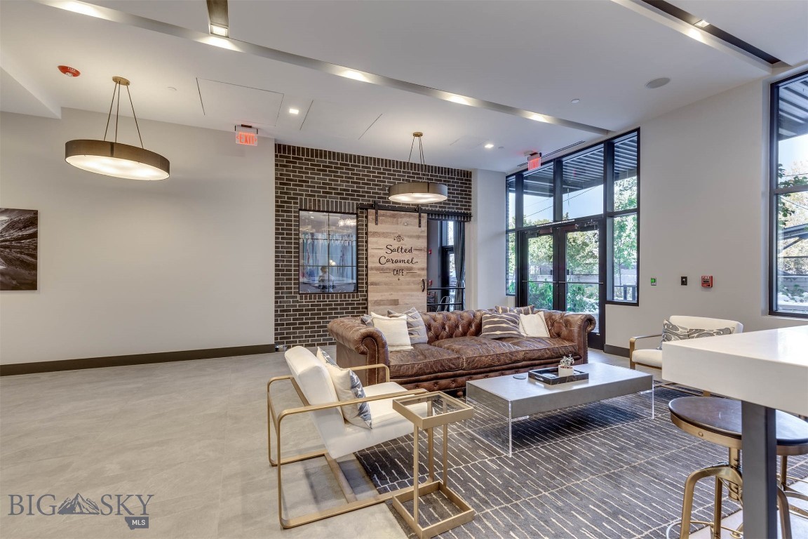 5 W Mendenhall 506