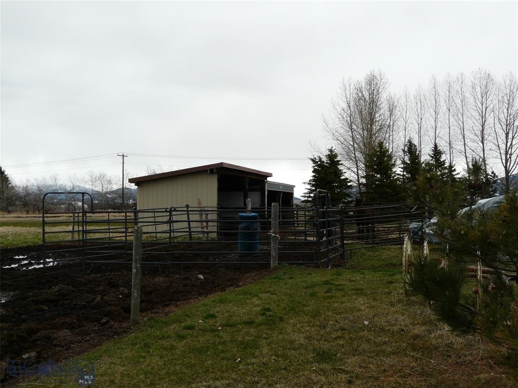 7543 Fowler Lane