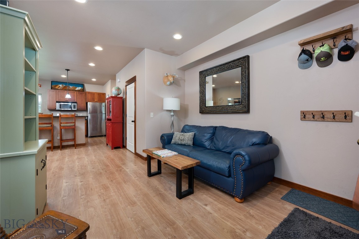 3327 N 27th Avenue Unit 16