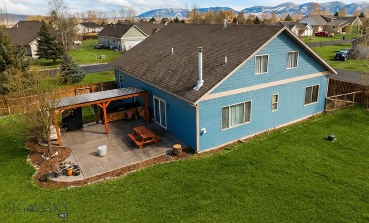 102 W Tobiano Trail