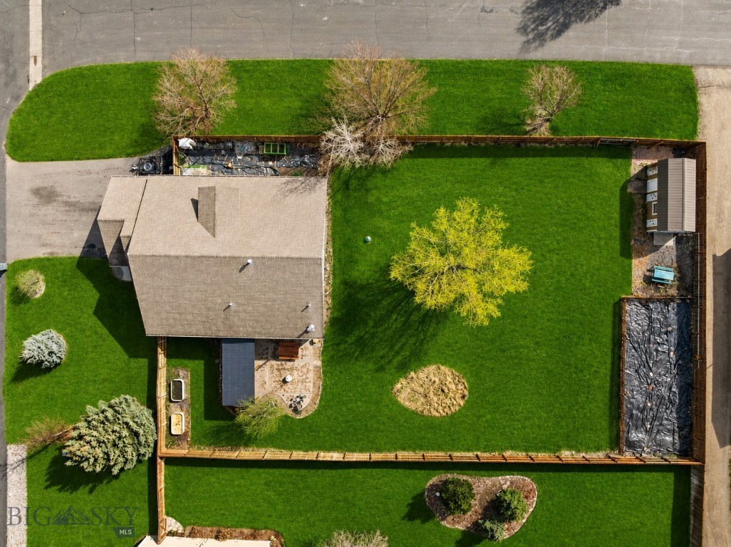 102 W Tobiano Trail
