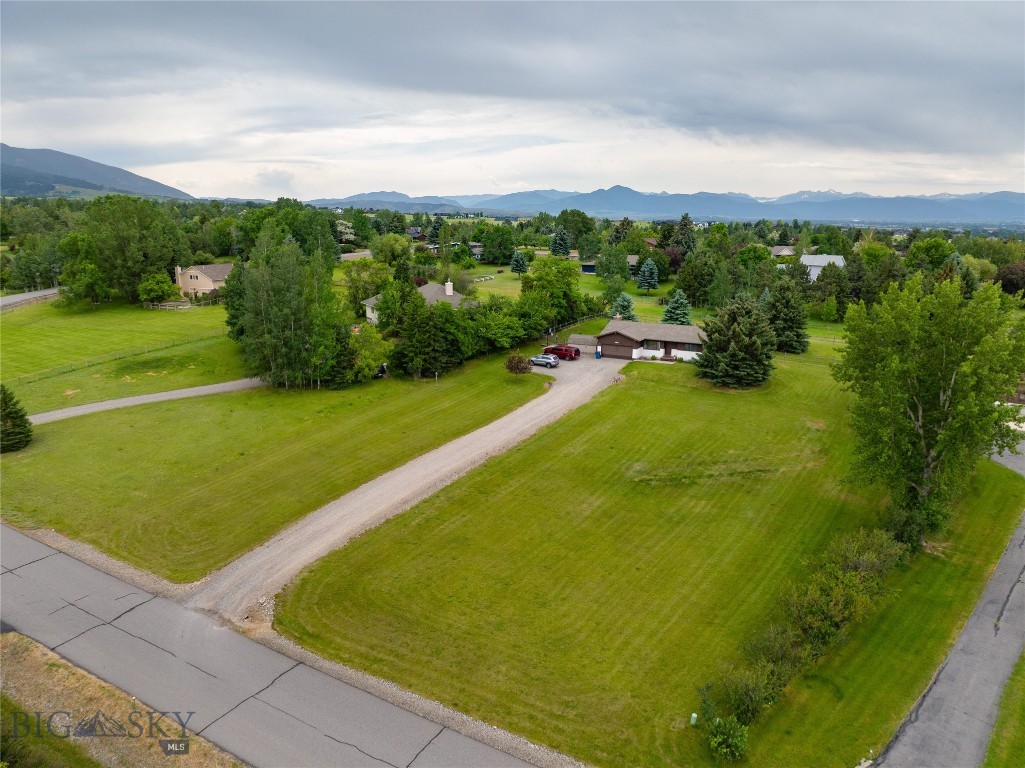 4913 Itana Circle