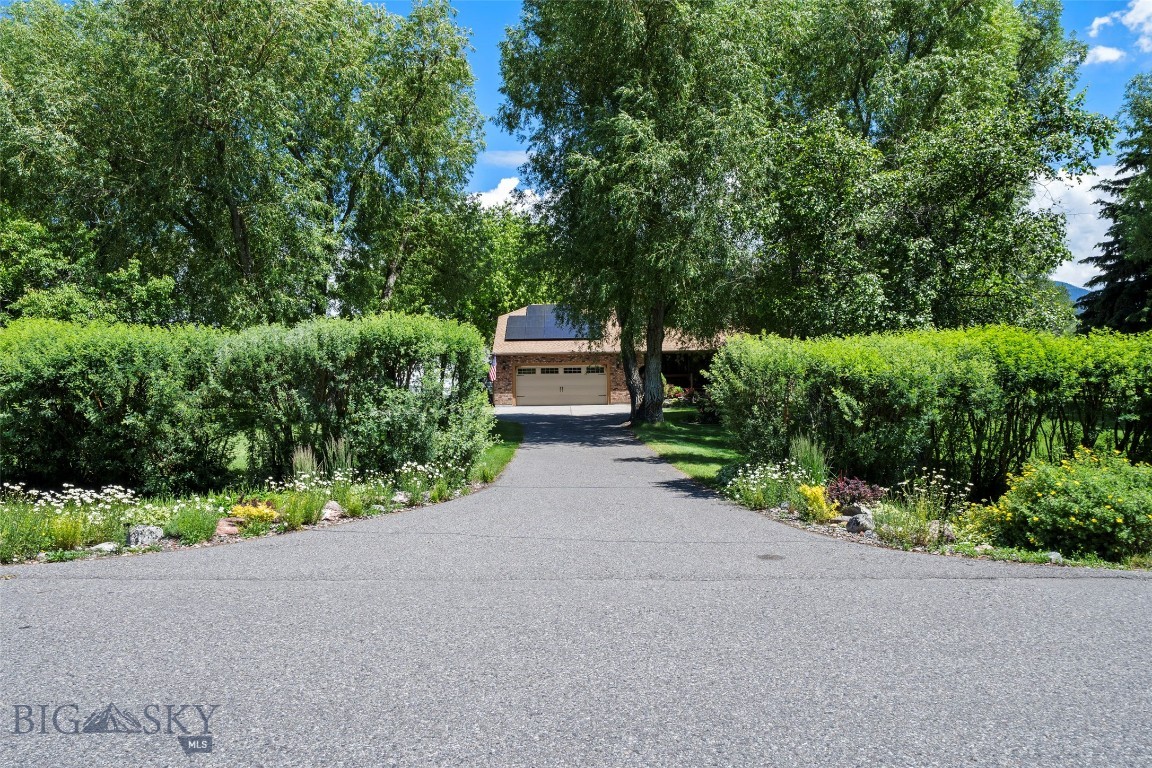 60 E Hitching Post Road