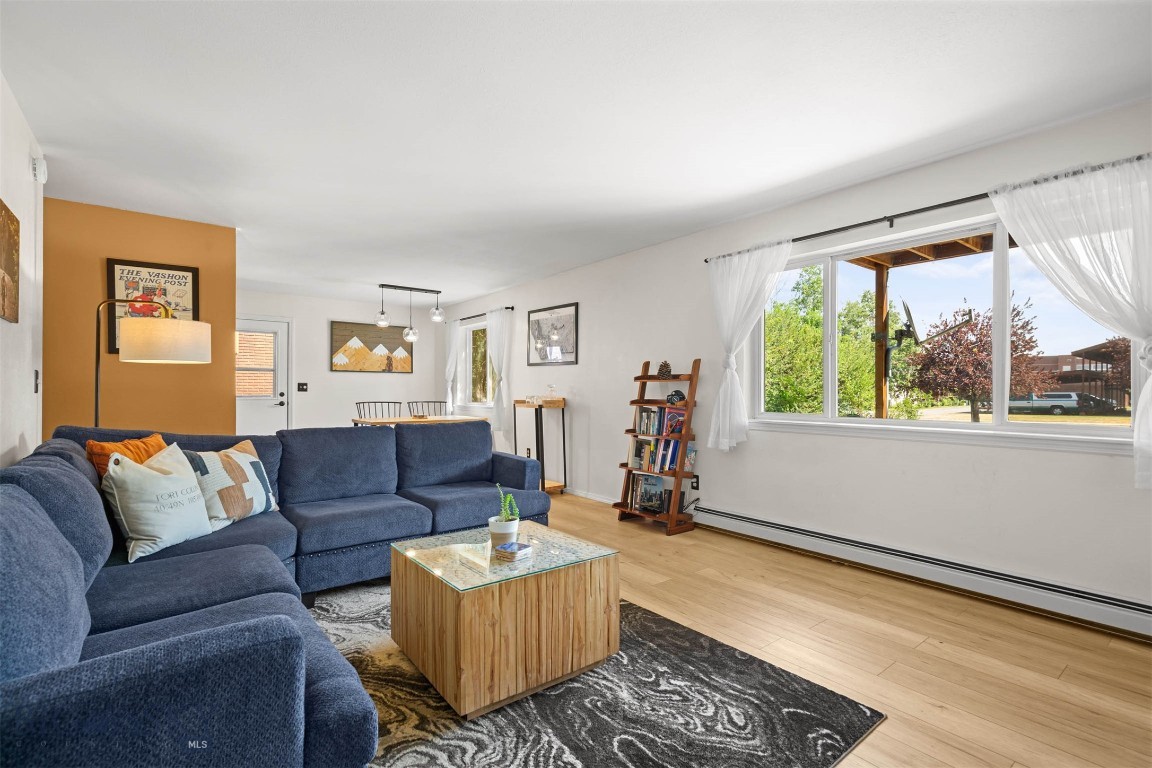 111 S Yellowstone Avenue 4