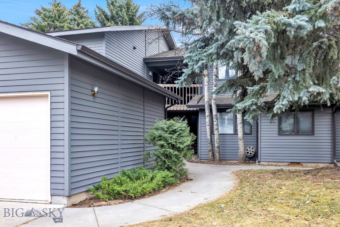 2200 W Dickerson Street 64