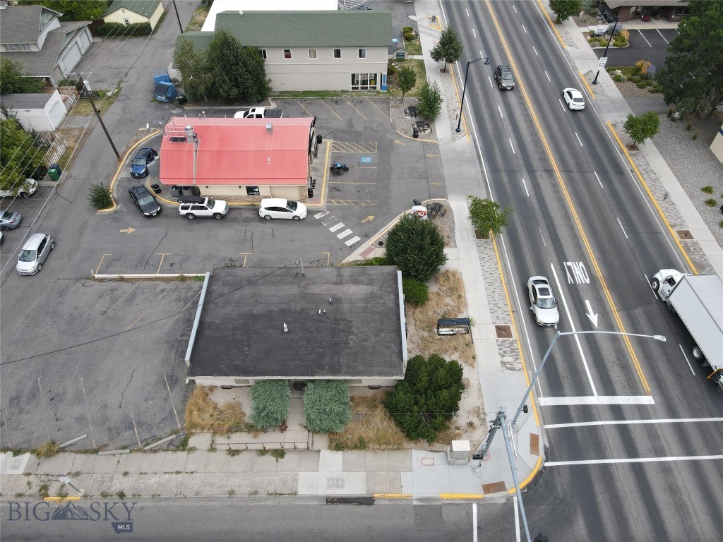 703 W Mendenhall
