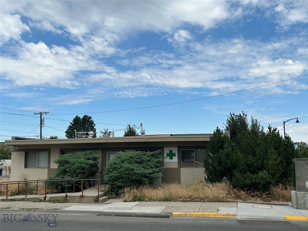 703 W Mendenhall