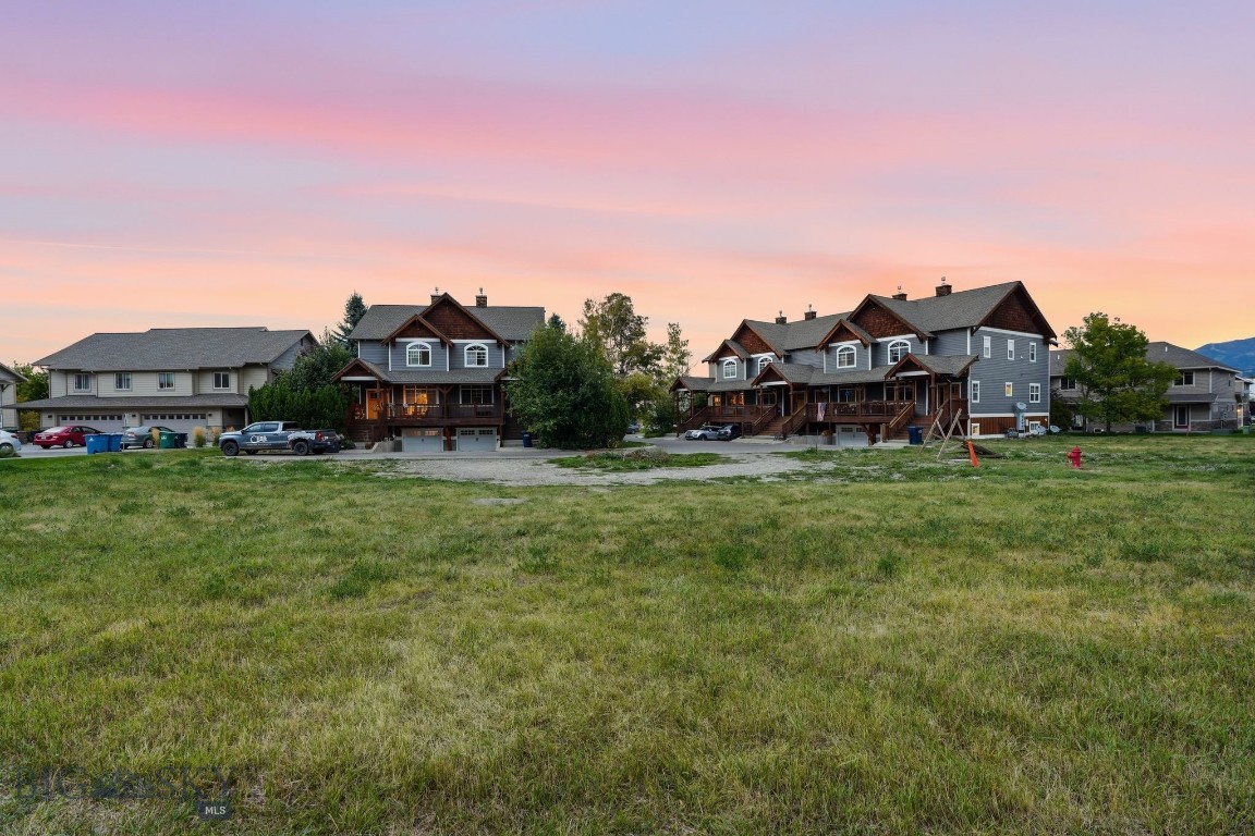 2916 Warbler Way