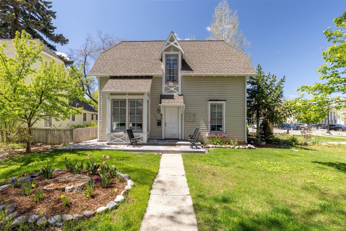 209 S Tracy