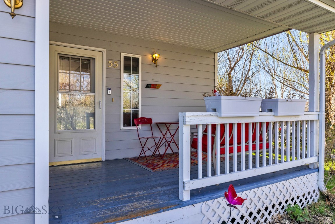 55 Michael Grove Ave