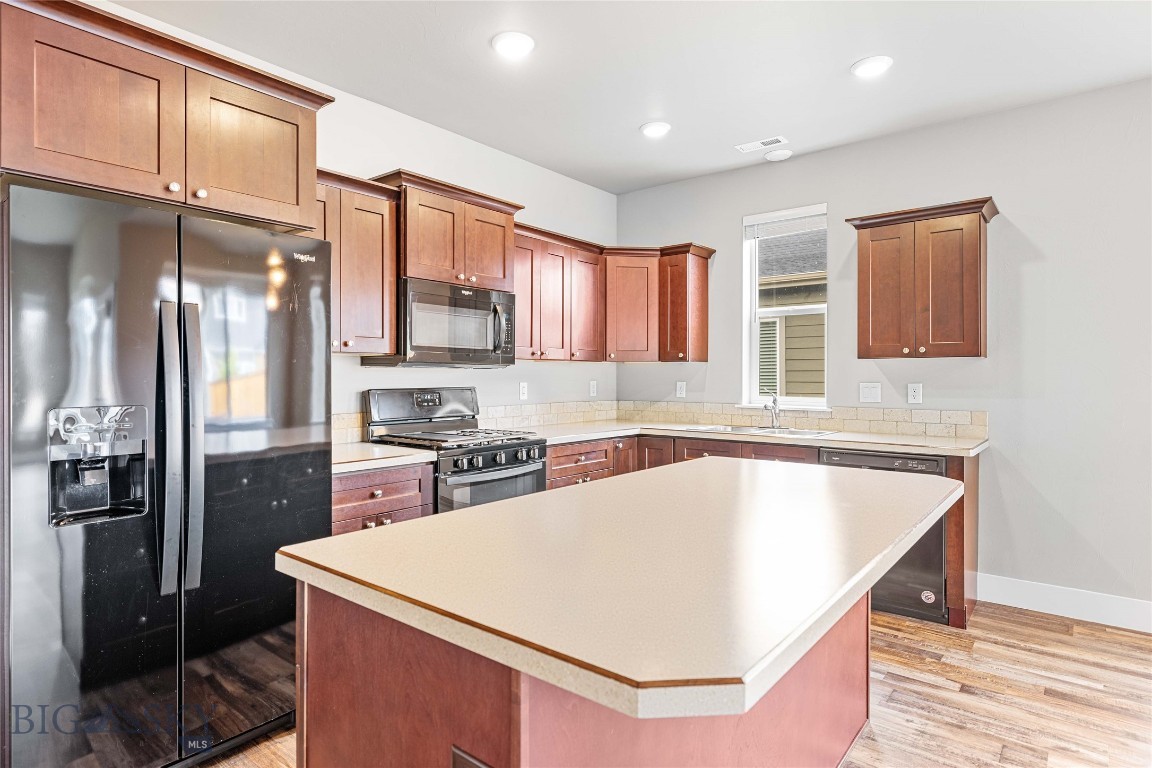 152 Goldcrest Lane