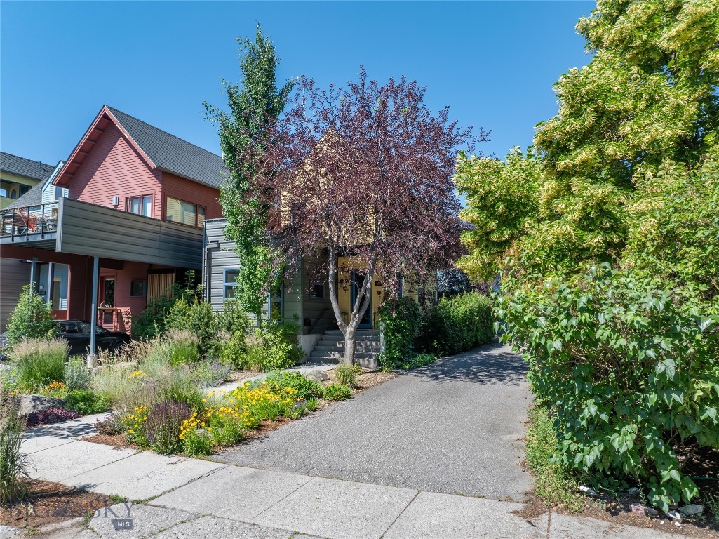 309 N Black Avenue