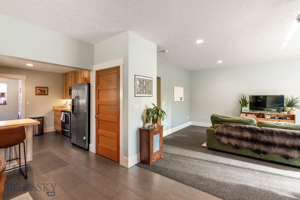 17/19 E Aspen Street