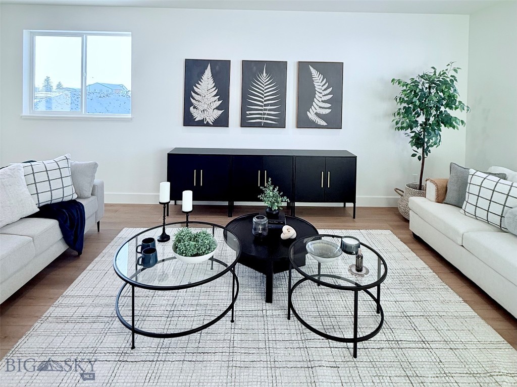 820 Accolade Loop