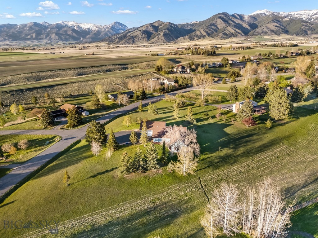 4925 Itana Circle