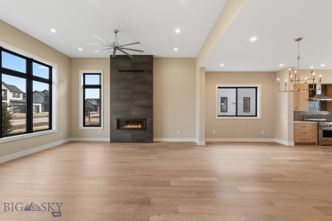 123 Creekbank Loop