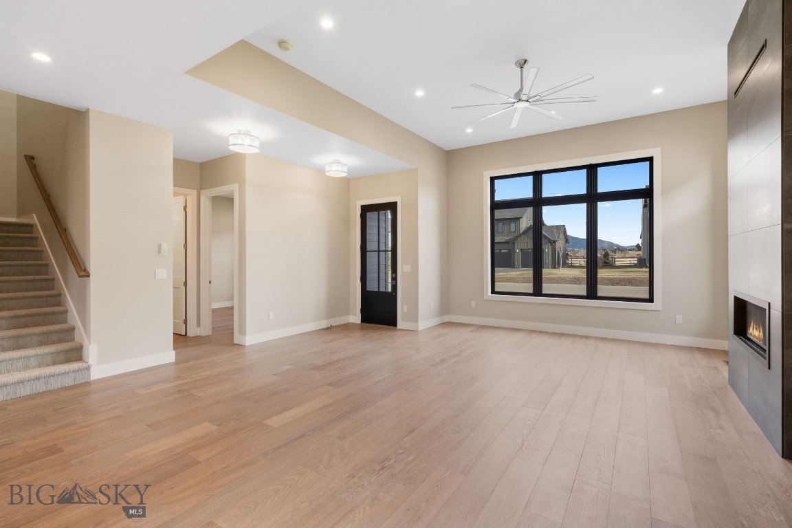 123 Creekbank Loop