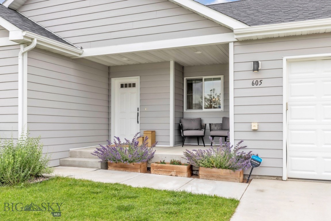 605 Mogul Street