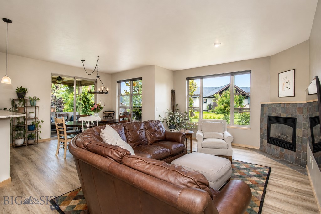65 W Clara Court