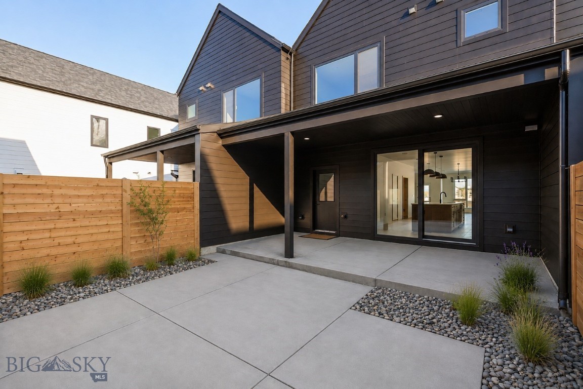 2905 S 27th Avenue